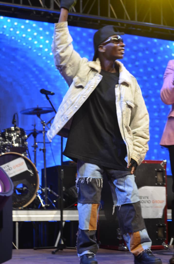 Un jeune aveugle de la Fondation Uwiragiye apparaît sur la scène musicale avec la sensibilisation des burundais au patriotisme