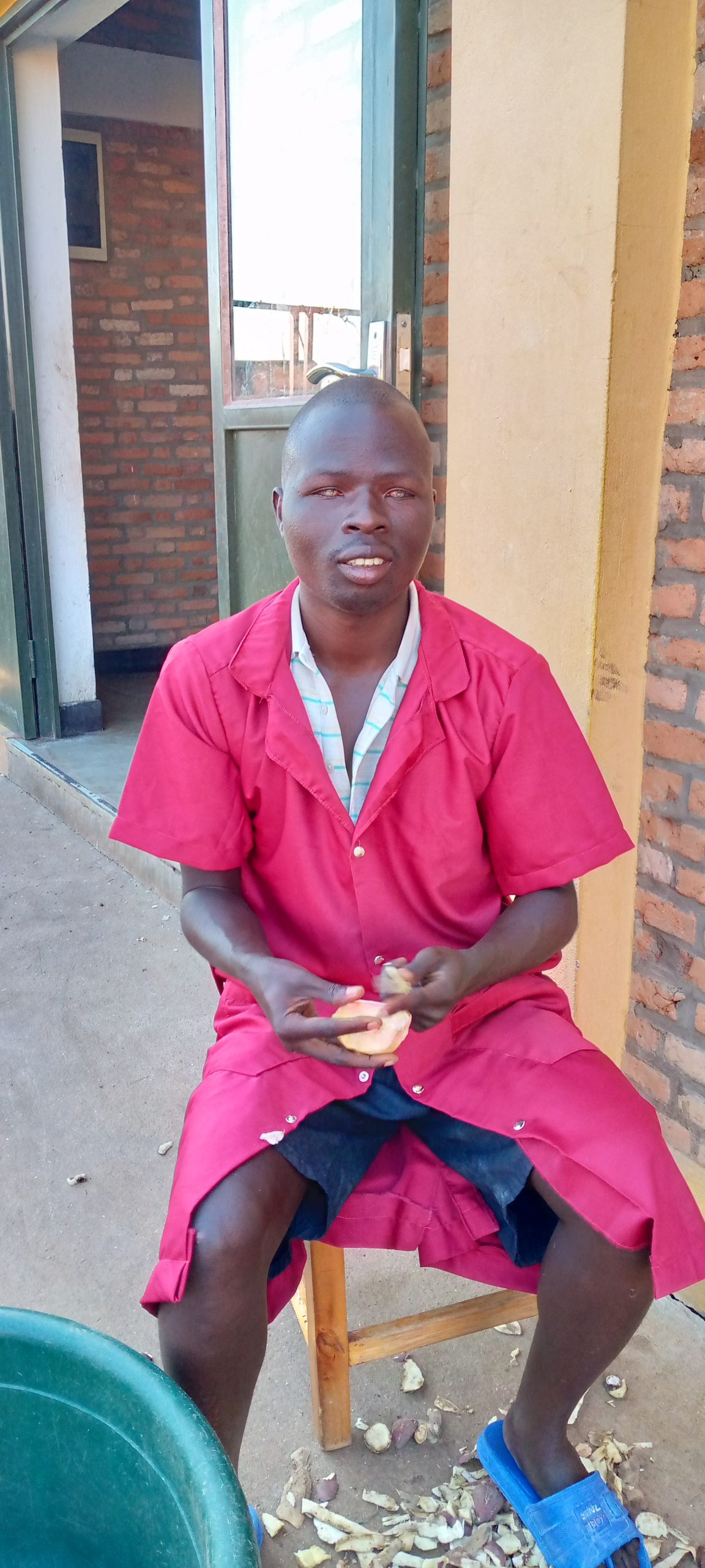 Après avoir perdu la vue à 4 ans, Joseph retrace le chemin de son jeune enfant