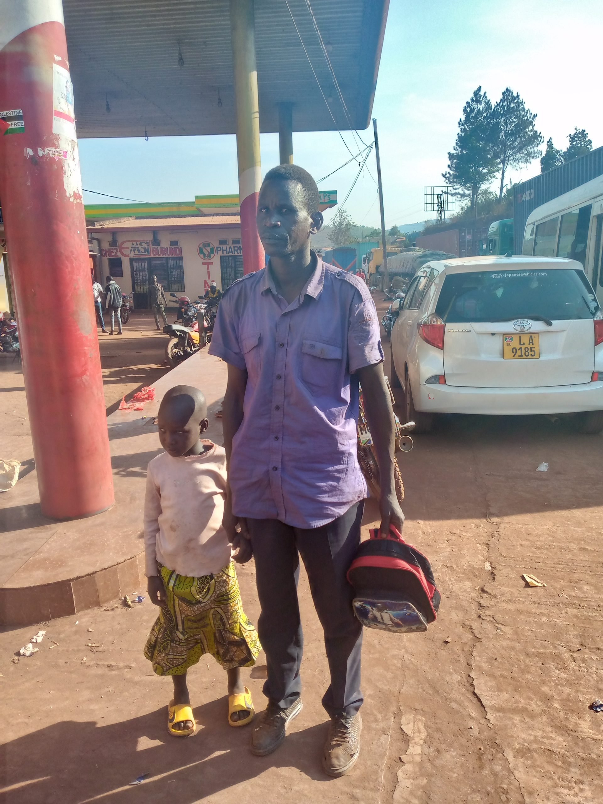 ENFANTS VIVANT AVEC HANDICAP VISUEL : LEUR PRISE EN CHARGE EDUCATUVE