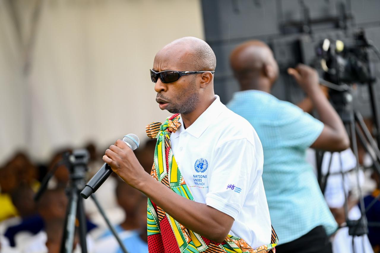 Uwiragiye Foundation célèbre la journée internationale de la canne blanche