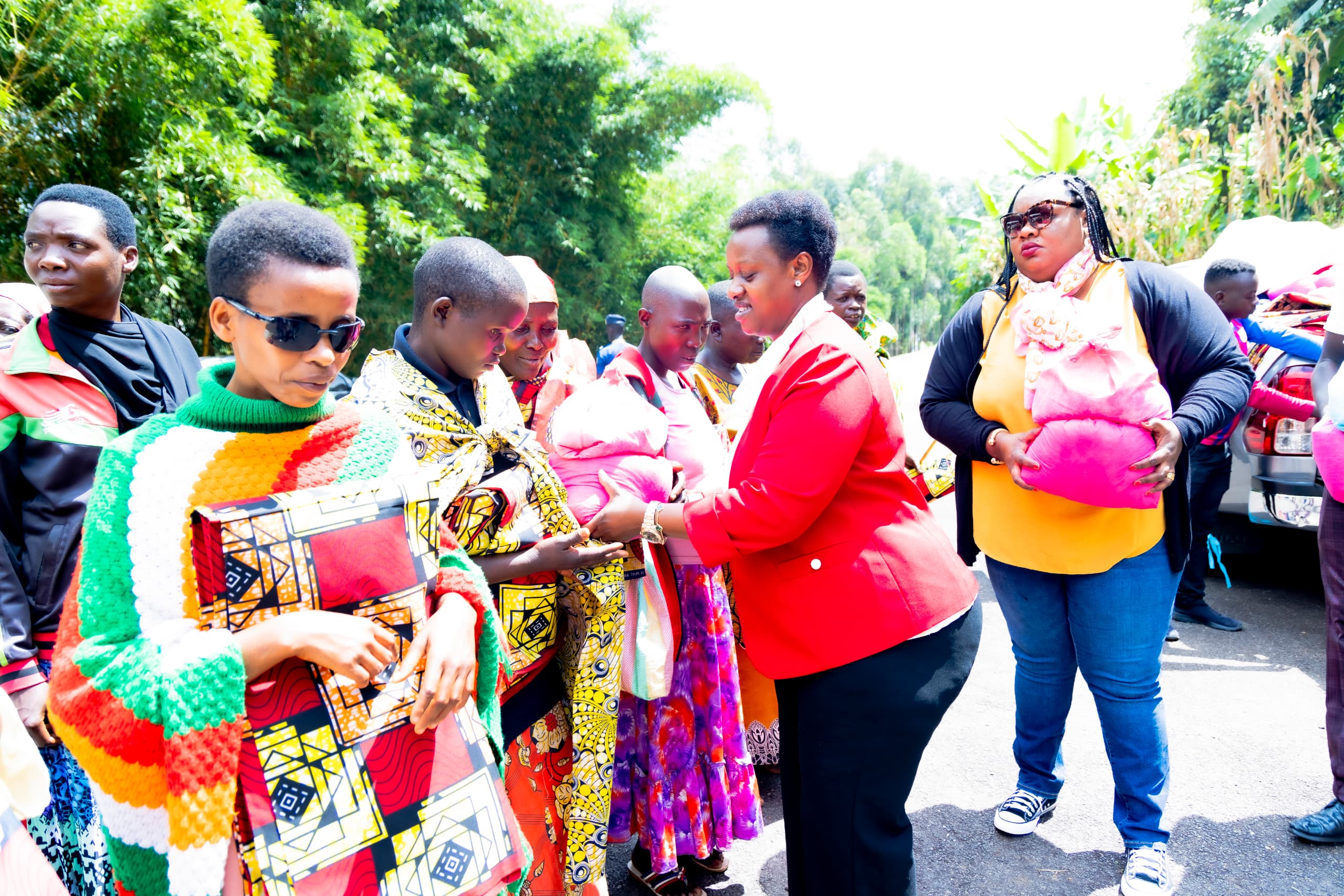 THE LEGAL REPRESENTATIVE AND FOUNDER OF THE UWIRAGIYE FOUNDATION MET PEOPLE LIVING WITH VISUAL IMPAIRMENT