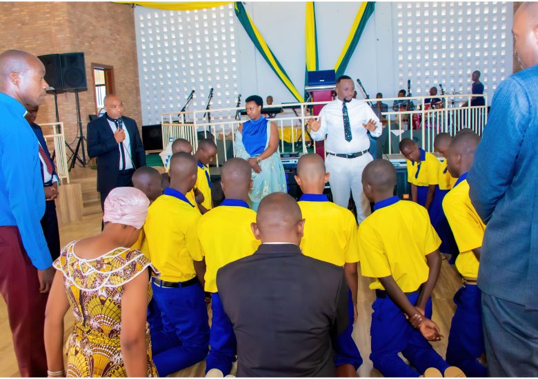                       PRAYER FOR CANDIDATES IN THE NATIONAL COMPETITION IS A TRADITION