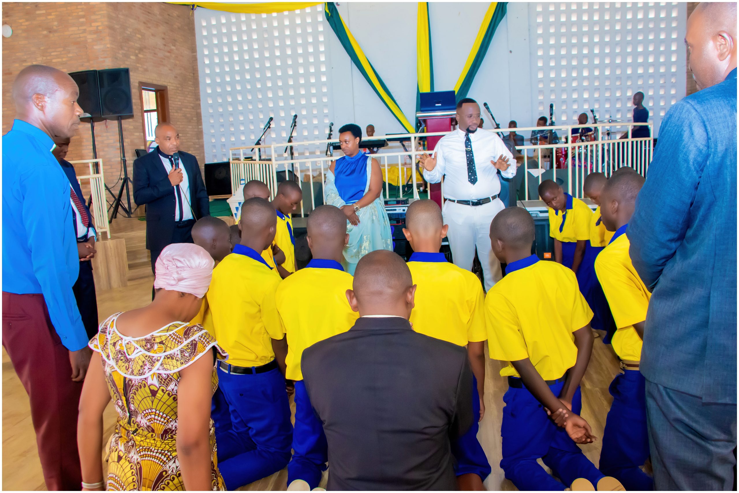                       PRAYER FOR CANDIDATES IN THE NATIONAL COMPETITION IS A TRADITION