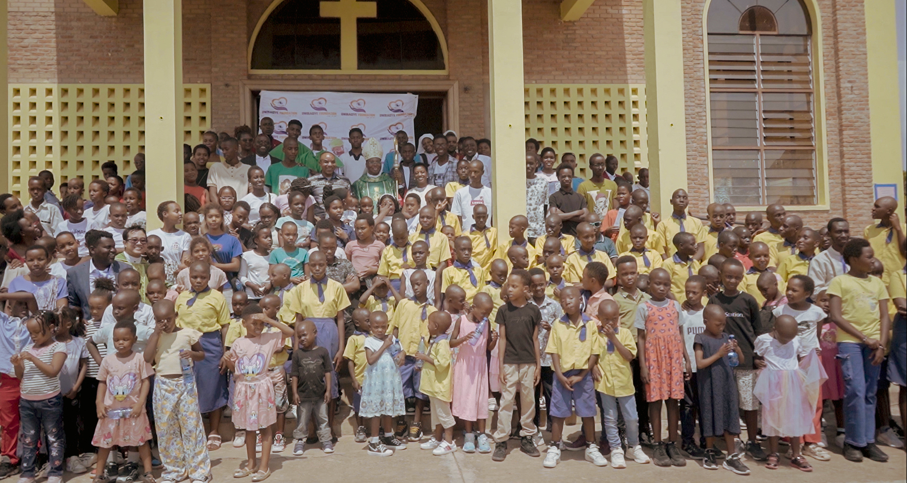 Fondation Uwiragiye accueille Son Excellence Monseigneur Dieudonné Datonou, Nonce Apostolique au Burundi